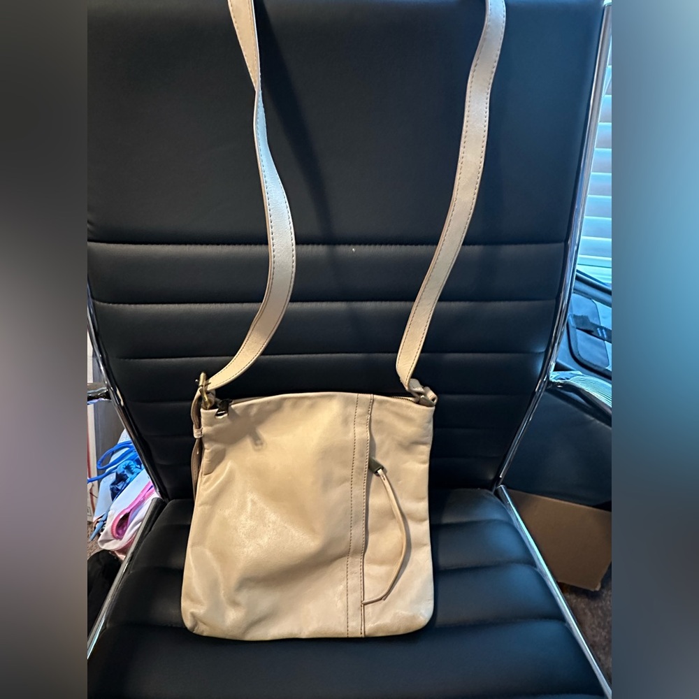 Beige hobo cross body purse - Picture 15 of 16